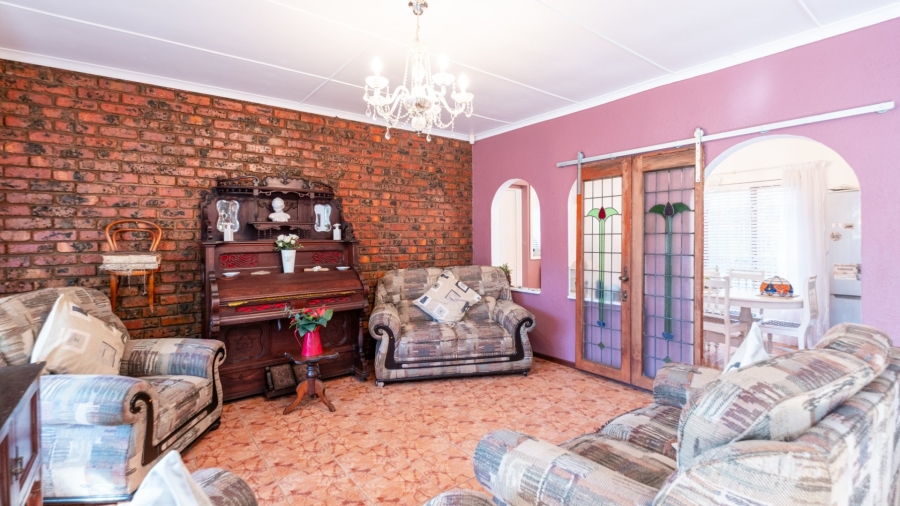 5 Bedroom Property for Sale in Denver Park Western Cape